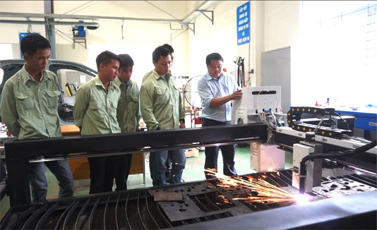 Máy cắt plasma, oxy CNC dạng trung bình