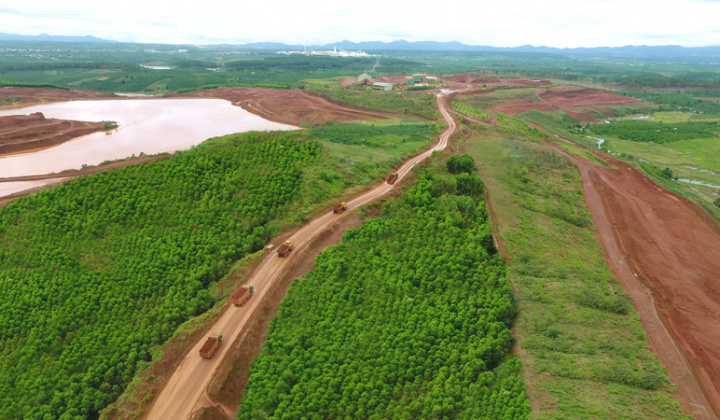 Câu chuyện về việc tổ chức khai thác quặng bauxite trong mùa mưa ở Tây Nguyên