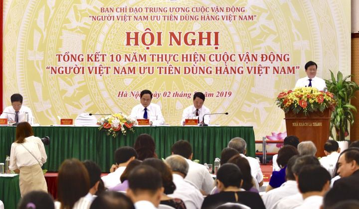 Phó Thủ tướng Trịnh Đình Dũng: CVĐ "Người Việt Nam ưu tiên dùng hàng Việt Nam" không chỉ thúc đẩy sản xuất, quan trọng là bảo vệ người tiêu dùng
