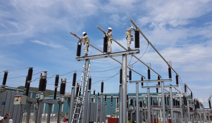 Đóng điện đường dây 110 kV cấp điện cho Nhà máy cán thép Nghi Sơn
