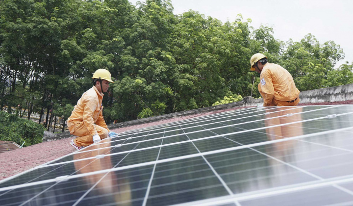 EVN hoàn thành đàm phán, ký hợp đồng với 40 chủ đầu tư dự án điện chuyển tiếp đề xuất giá tạm