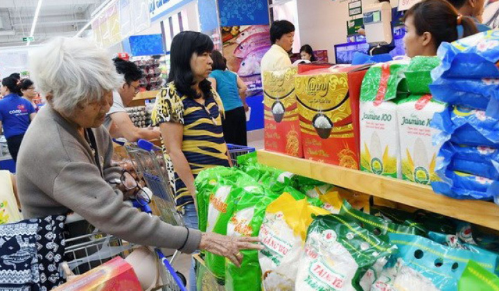 Chủ động theo dõi sát diễn biến giá để bình ổn thị trường dịp cuối năm