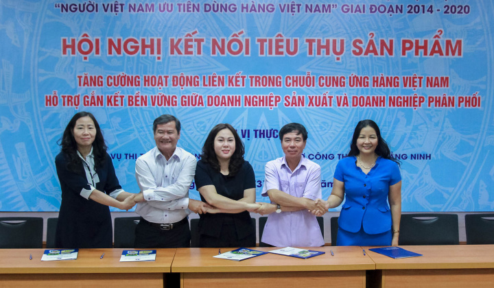 Kết nối tiêu thụ sản phẩm OCOP: Từ Trung ương tới địa phương