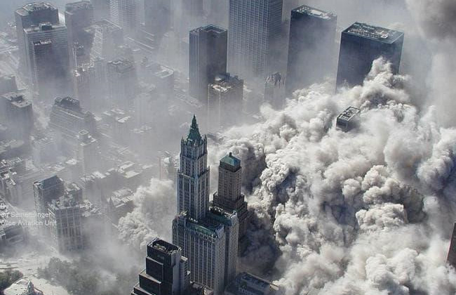 Vụ khủng bố 11/9 - 18 năm nhìn lại những khoảnh khắc khiến ai xem cũng bị ám ảnh