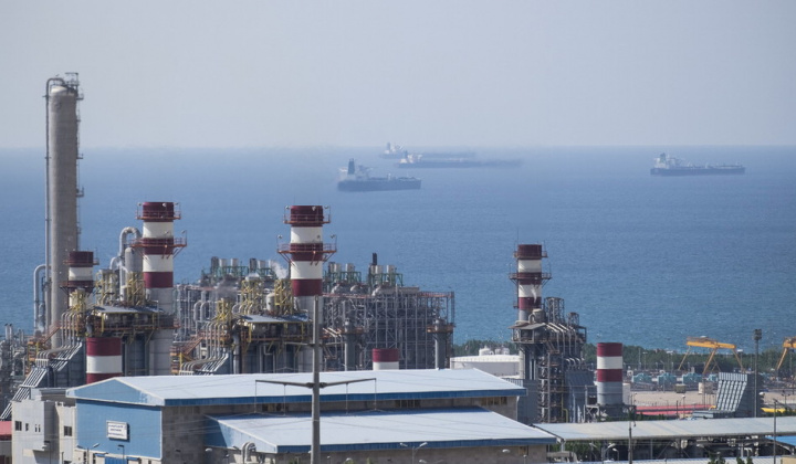 Iran ký hợp đồng 440 triệu USD phát triển mỏ khí đốt Belal