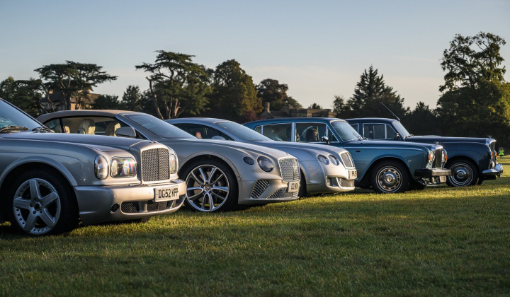 Cả ngàn chiếc Bentley lập kỉ lục chưa từng có với xe sang