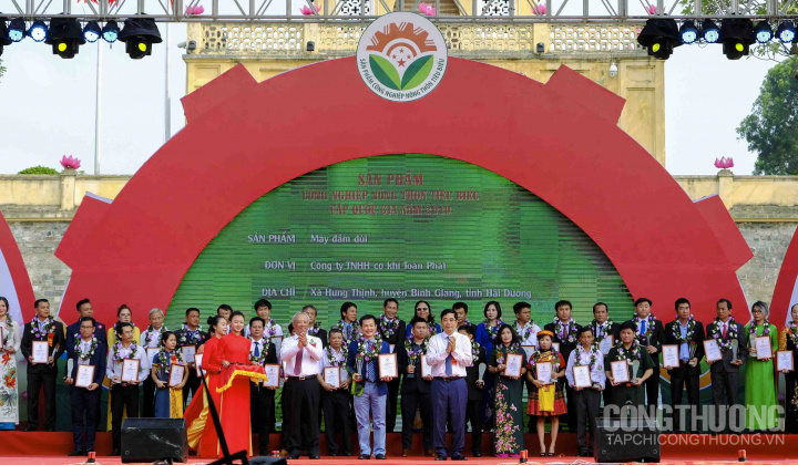 Tôn vinh 110 sản phẩm công nghiệp nông thôn tiêu biểu quốc gia 2019
