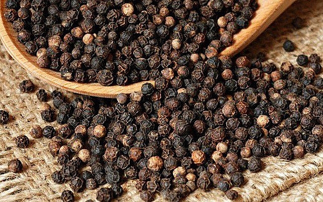 Giá hạt tiêu rớt mạnh, dưới mốc 40.000đ/kg