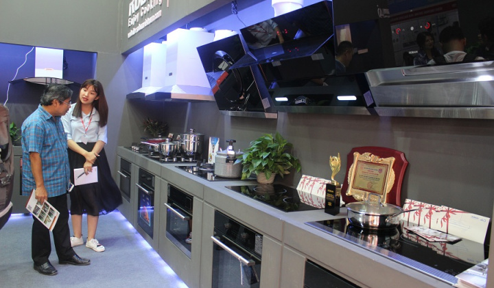 Vietbuild 2019 lần 2 "khai màn" tại Hà Nội: Người dùng "thoả sức" lựa chọn sản phẩm xây dựng