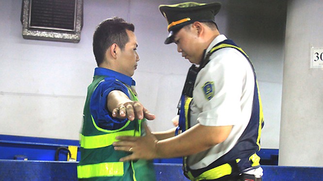 Uy hiếp an ninh hàng không: Từ ý thức hành khách và năng lực nhân viên hàng không