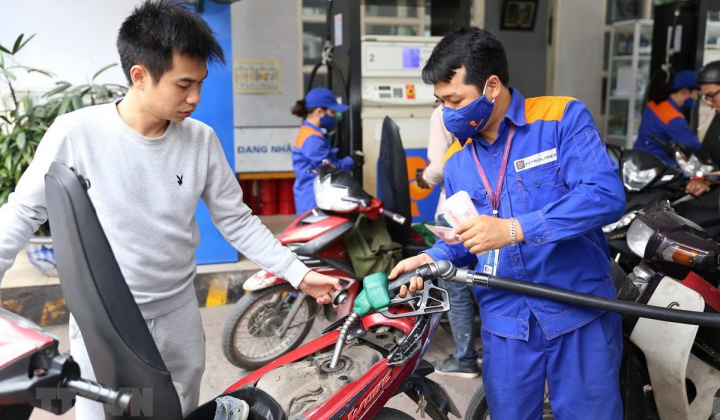 Giá xăng giảm nhẹ trước thềm Tết Nguyên đán