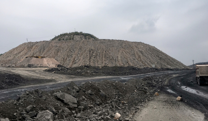 Nghiên cứu giải pháp đổ thải bằng băng tải theo hình thức bãi thải cao