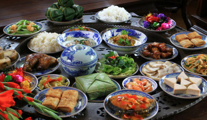 Mâm cỗ ngày Tết miền Bắc và miền Nam có gì khác nhau