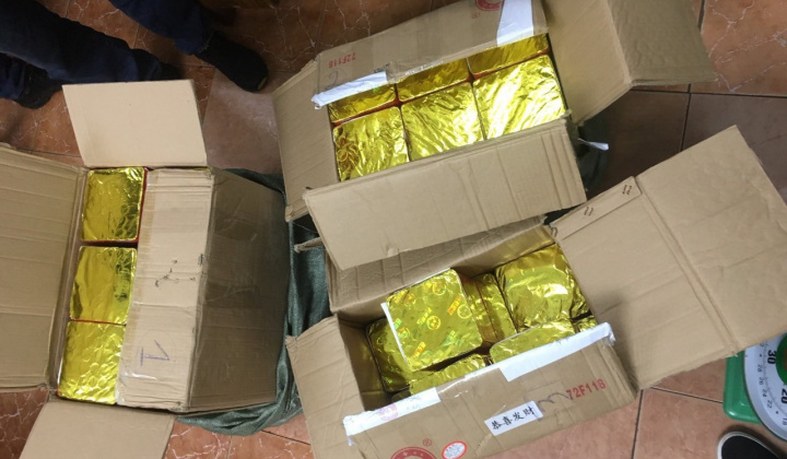 Bắt giữ 62kg pháo nổ cất giấu trong cửa hàng quần áo, chờ ngày tiêu thụ