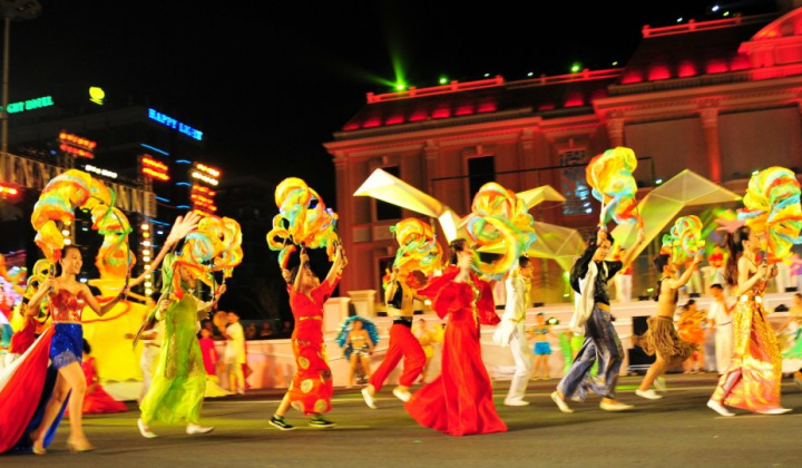 Tạm ngừng tổ chức lễ hội vì virus corona