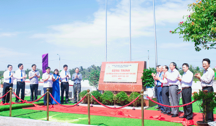 TKV: Gắn biển công trình cải tạo môi trường cụm kho cảng Điền Công