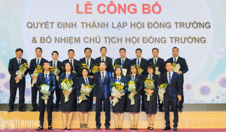 Thành lập Hội đồng trường, UNETI đón nhận niềm vui nhân ba