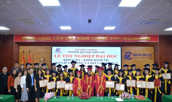 Trường Đại học Điện lực: Trao bằng tốt nghiệp cho gần 388 tân cử nhân