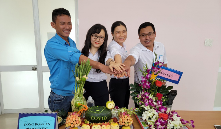 Nữ lao động Sovigaz nâng tầm nghệ thuật cho hoa và trái cây