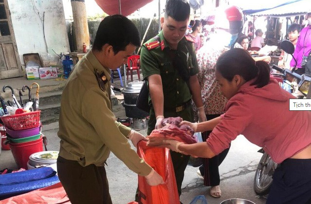 Tịch thu, tiêu hủy lượng lớn thịt lợn đang bốc mùi hôi thối tại Hà Giang