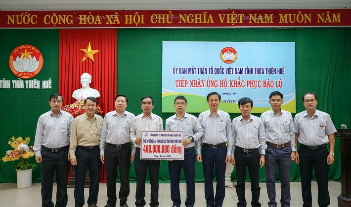 EVNNPT chia sẻ cùng nhân dân miền Trung khắc phục hậu quả mưa lũ