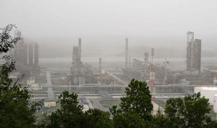 Đơn vị của PVN khắc phục ngay hậu quả của bão số 9, sẵn sàng sản xuất trở lại