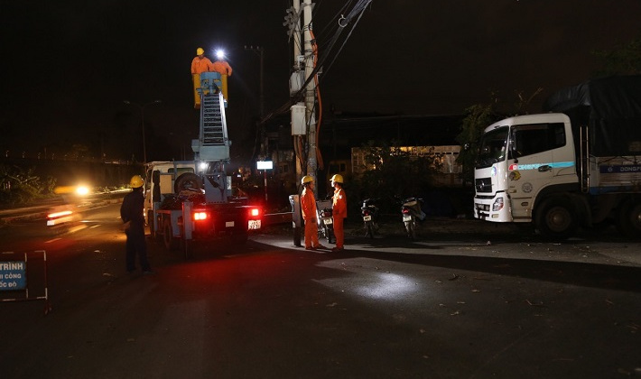 EVNSPC dốc toàn lực khắc phục hậu quả cơn bão số 9