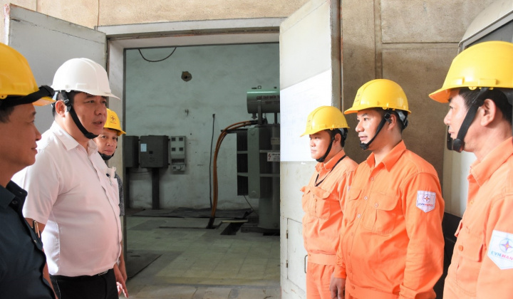 EVNHANOI: Sẵn sàng cấp điện cho Đại hội Đảng bộ Thành phố (lần thứ XVII)