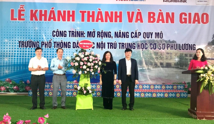 Petrolimex hỗ trợ 2 tỷ đồng nâng cấp trường Phú Lương