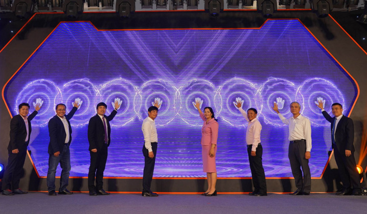 Khởi động ngày mua sắm trực tuyến Online Friday "siêu sao siêu sale"