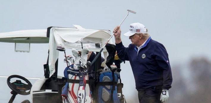 [Quốc tế nổi bật] Ông Trump vẫn đi chơi Golf dù đang rất rối bời