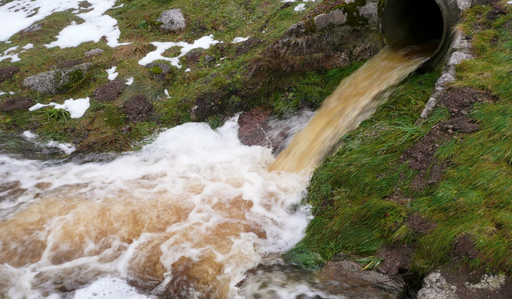 Pháp luật về xử lý nước thải trong khu công nghiệp ở Việt Nam