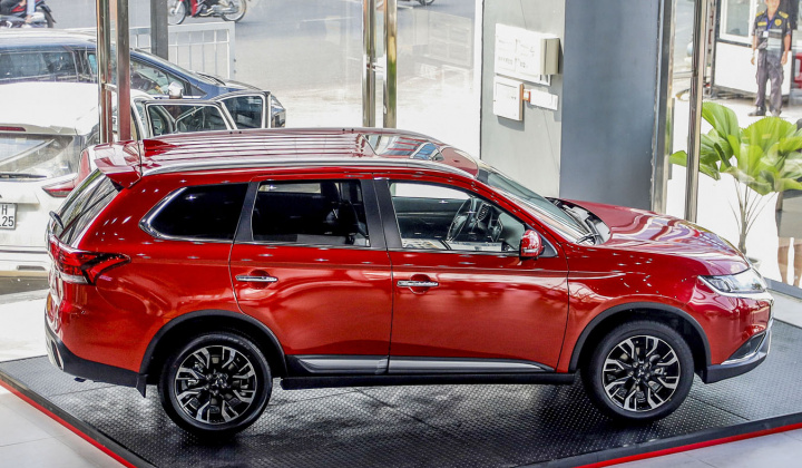 Bảng giá xe Mitsubishi tháng 11: Hàng loạt xe nhận được ưu đãi giảm 50% phí trước bạ từ hãng