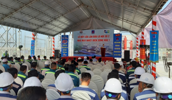 Dự án NMNĐ Sông Hậu 1: Đốt lửa lần đầu Lò hơi Tổ máy số 2 thành công