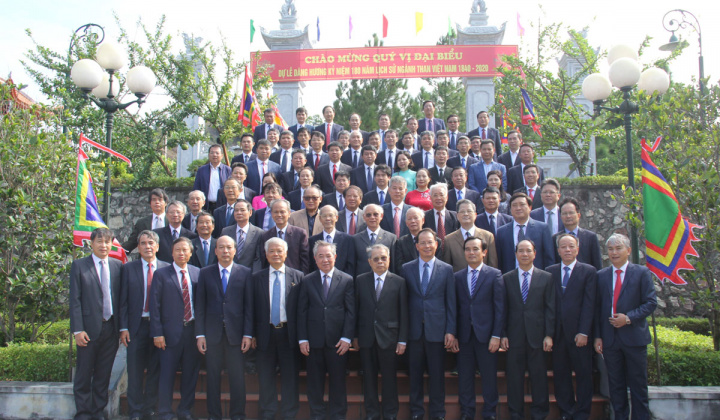 Lãnh đạo Tập đoàn TKV dâng hương tại Khu Di tích lịch sử địa điểm khai thác than đầu tiên của Việt Nam