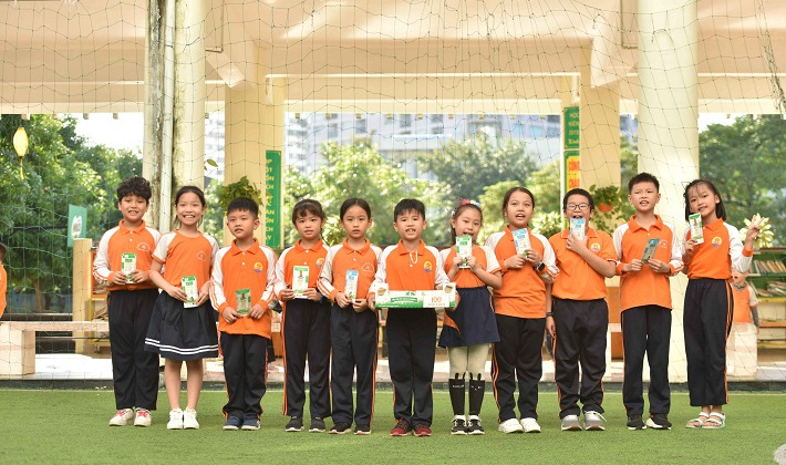 Tetra Pak tổ chức cuộc thi “Cùng bé thu gom vỏ hộp giấy” cho học sinh tại Hà Nội