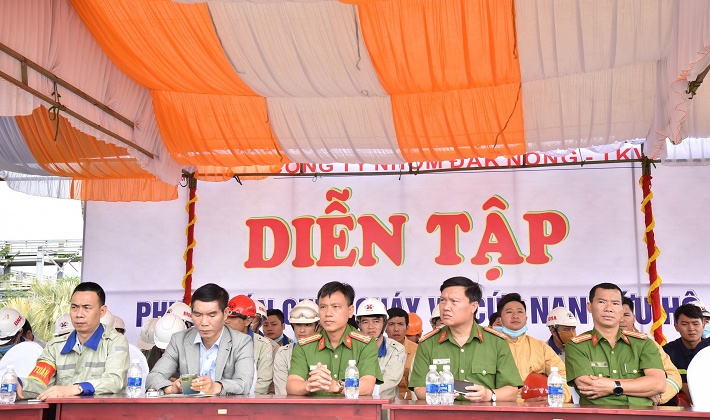 Diễn tập phương án chữa cháy và cứu nạn cứu hộ tại Công ty Nhôm Đắk Nông - TKV