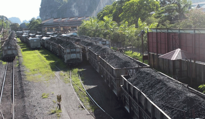 Vận tải bã sàng ngược vào mỏ