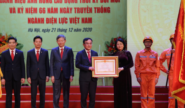 EVN đón nhận danh hiệu Anh hùng lao động thời kỳ đổi mới