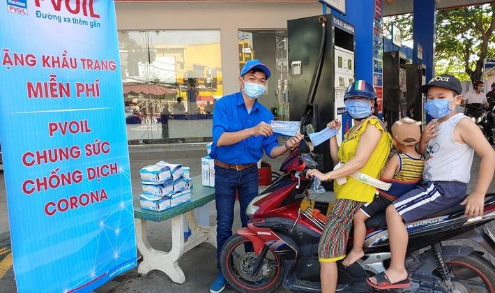 PVOIL phát miễn phí 50.000 khẩu trang y tế cho các khách hàng