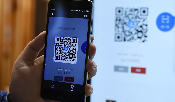 Nhiều nhà bán lẻ nhỏ của Trung Quốc mở cửa kinh doanh trong bối cảnh dịch bệnh