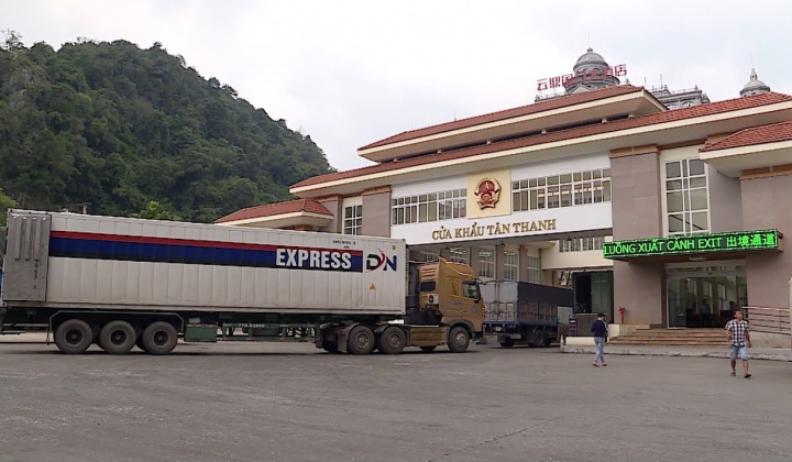 Xuất hàng qua cửa khẩu Tân Thanh: Bộ Công Thương khuyến cáo doanh nghiệp chủ động điều tiết đưa hàng