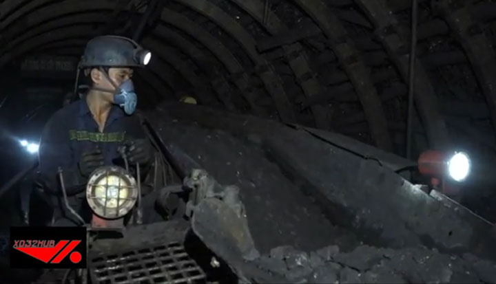 Than Uông Bí đưa máy xúc đá XD32-HUB vào vận hành