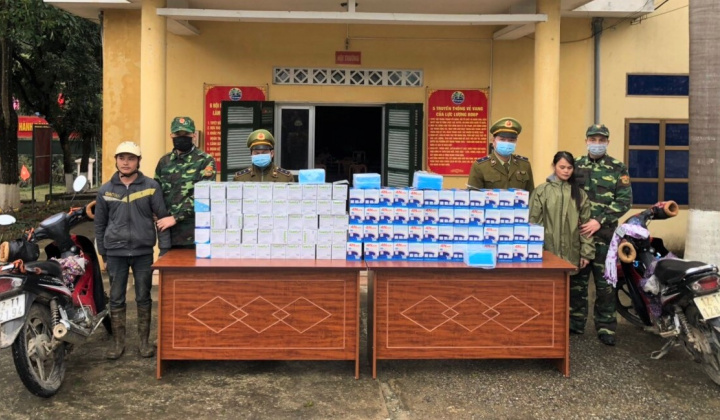 Giữa dịch virus corona, hai chị em gom hàng, chuyển lậu 5.000 khẩu trang sang Trung Quốc