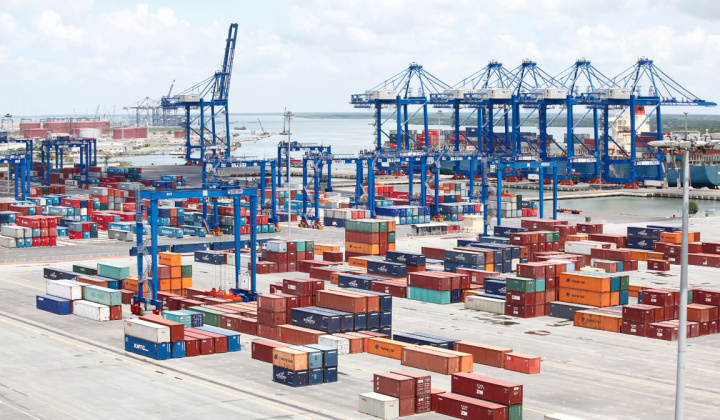 Tháng 2, Việt Nam xuất siêu 100 triệu USD