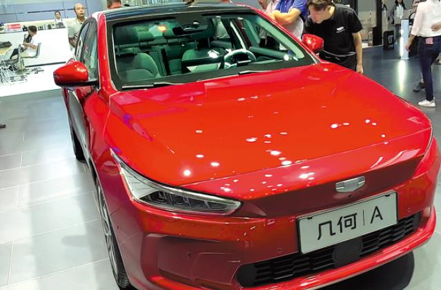 Năm 2020: Doanh số bán xe ô tô của Trung Quốc giảm mạnh do covid-19