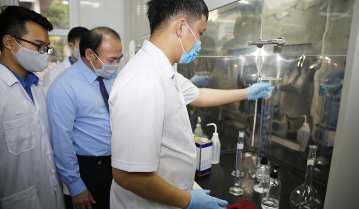 Tuổi trẻ B12 hành động chống Covid-19