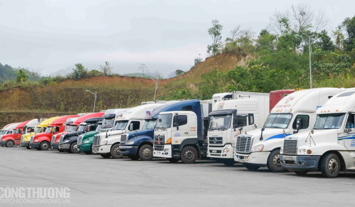 Thông quan tích cực, 1.155 xe hàng được xuất khẩu ngày 23/3