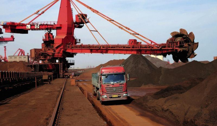 Giá quặng sắt và thép giảm, giới đầu tư đánh giá lại các biện pháp cứu trợ kinh tế