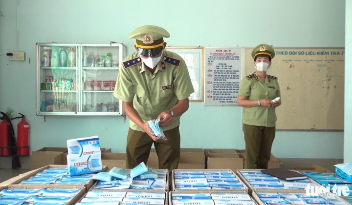 QLTT Hà Nội thu giữ 35.000 khẩu trang không nguồn gốc